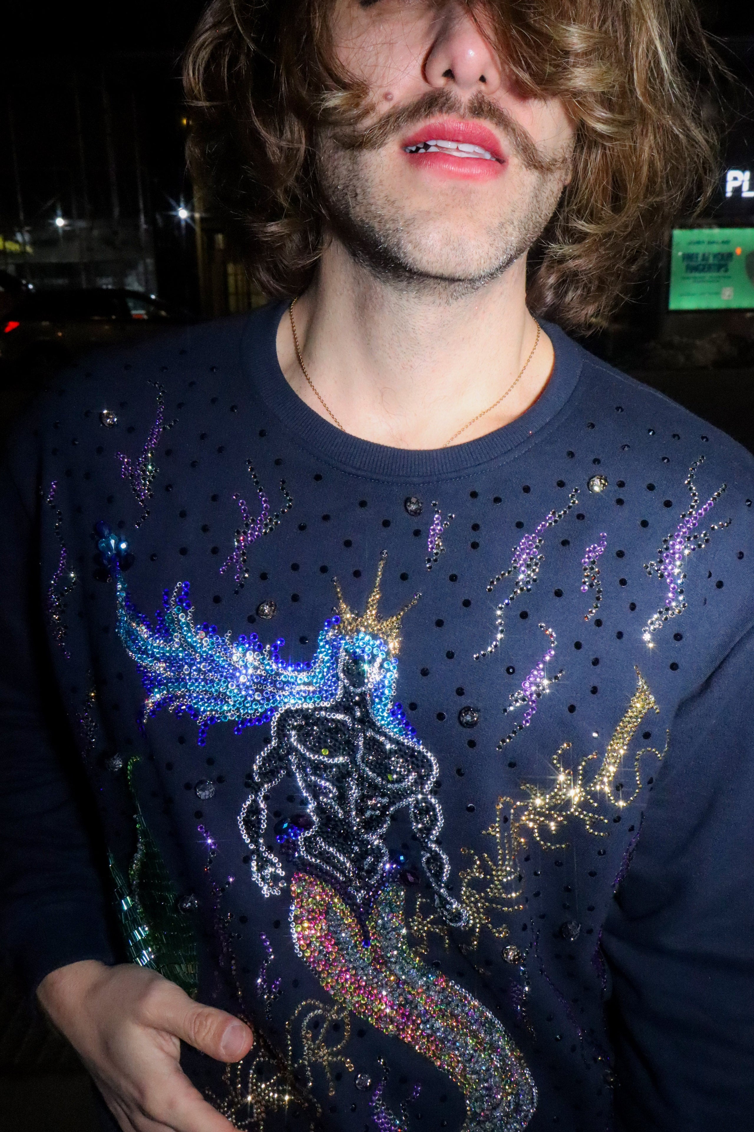 Sweatshirt
