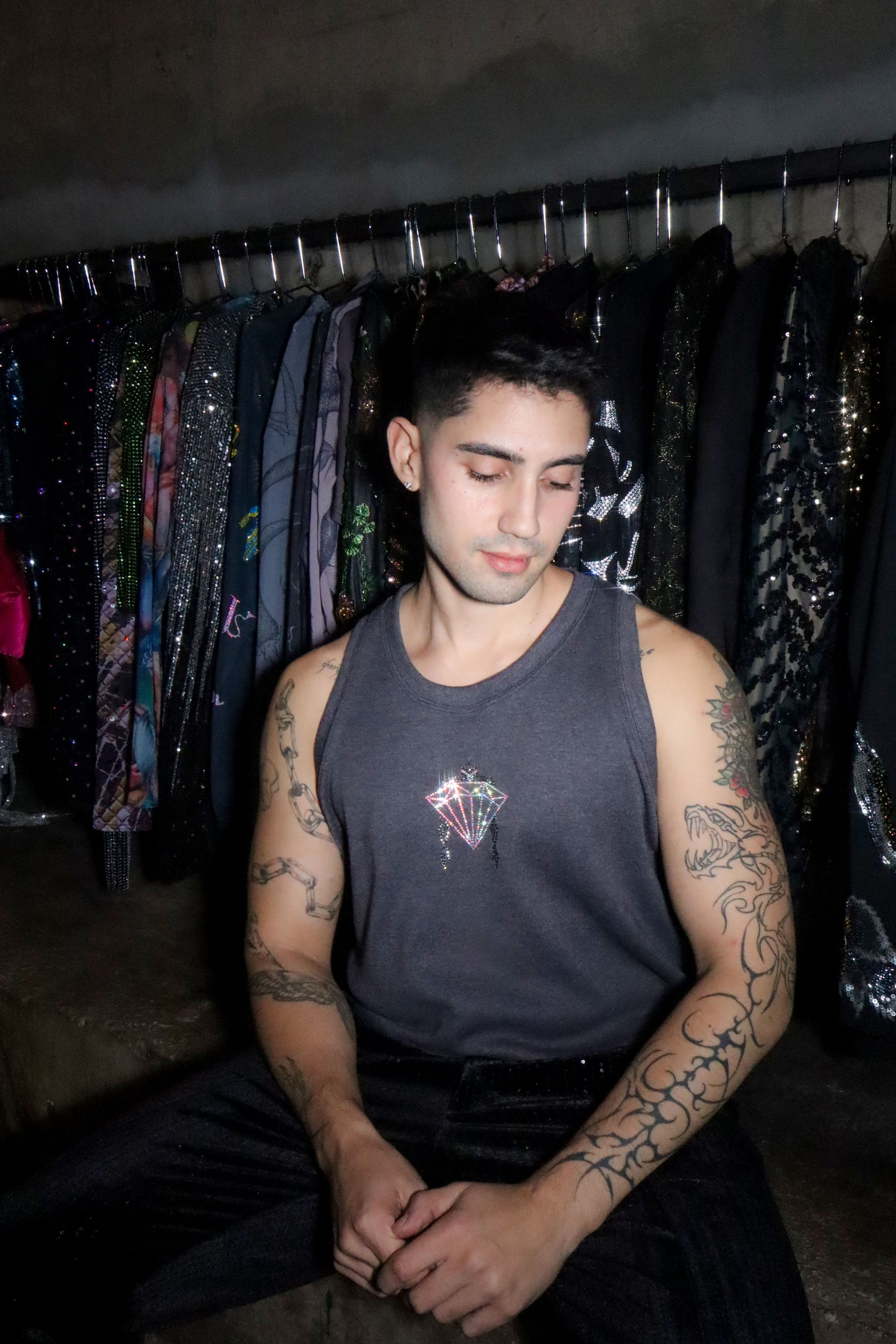 sleeveless shirt