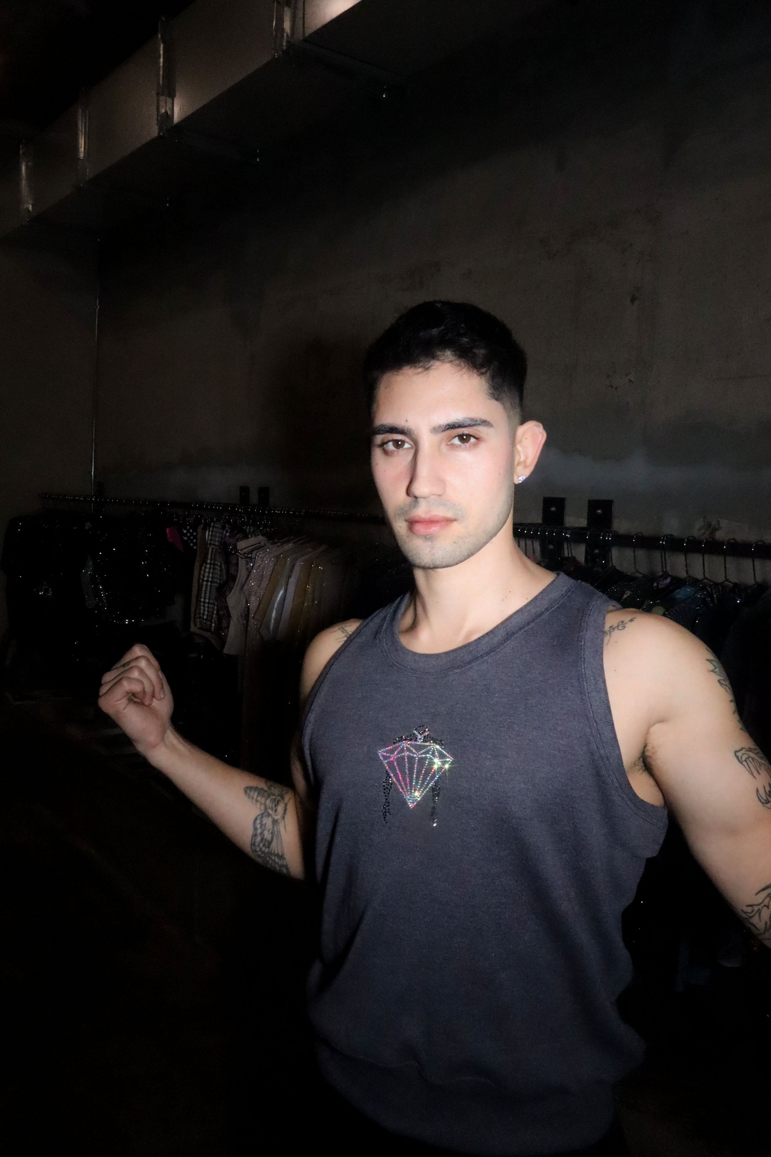 sleeveless shirt