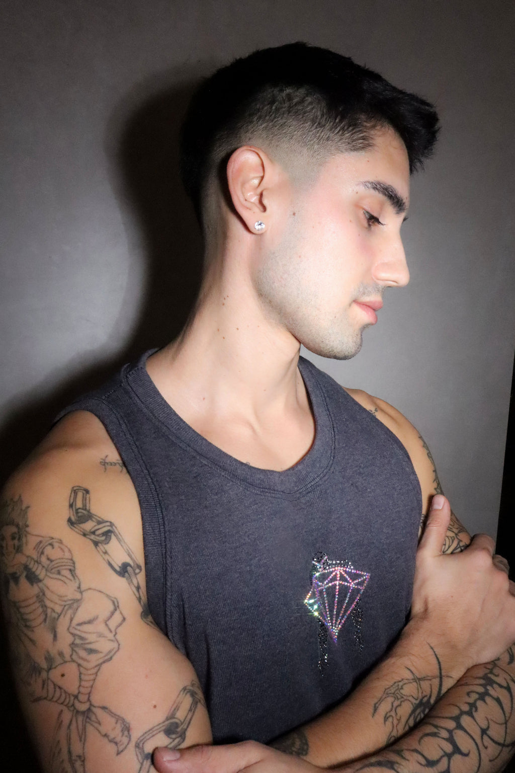 sleeveless shirt